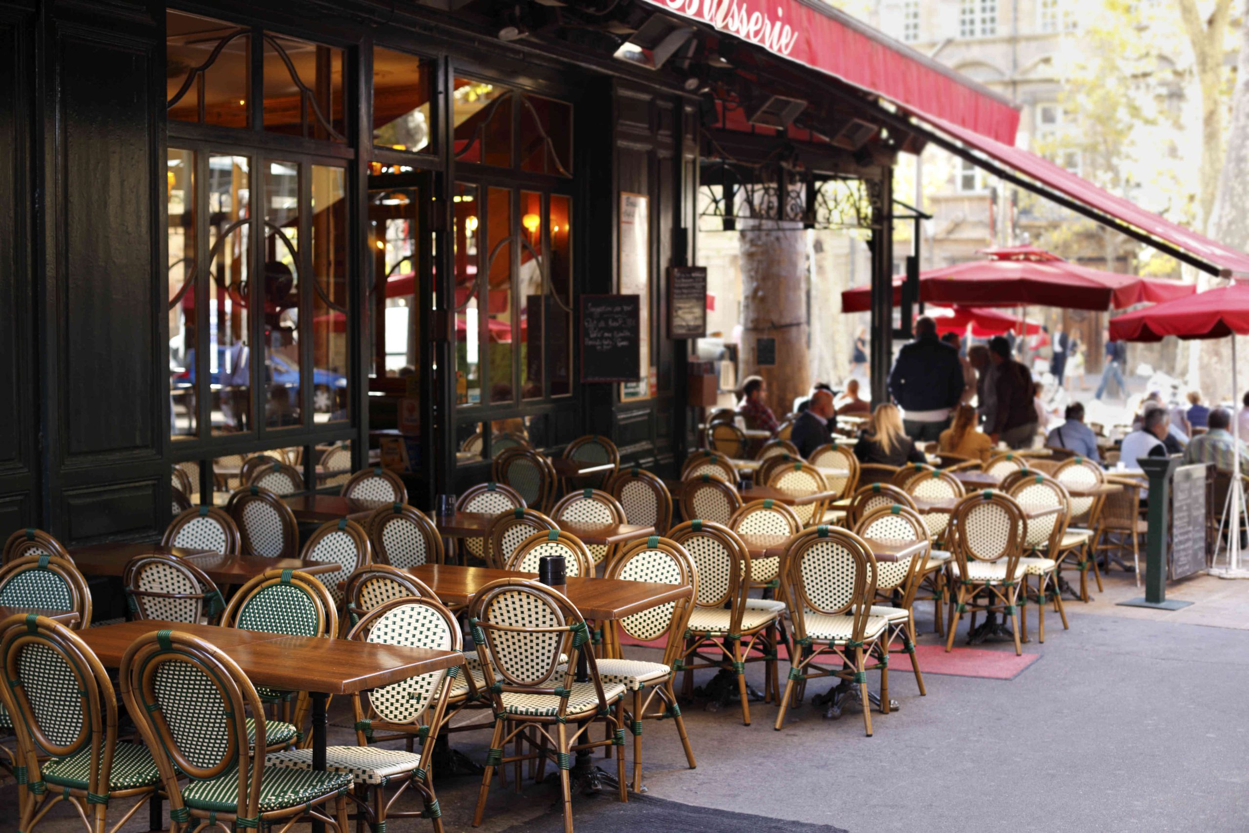 JO de Paris 2024 : une bouffée d&rsquo;oxygène pour les terrasses des cafés de la capitale à la peine ?